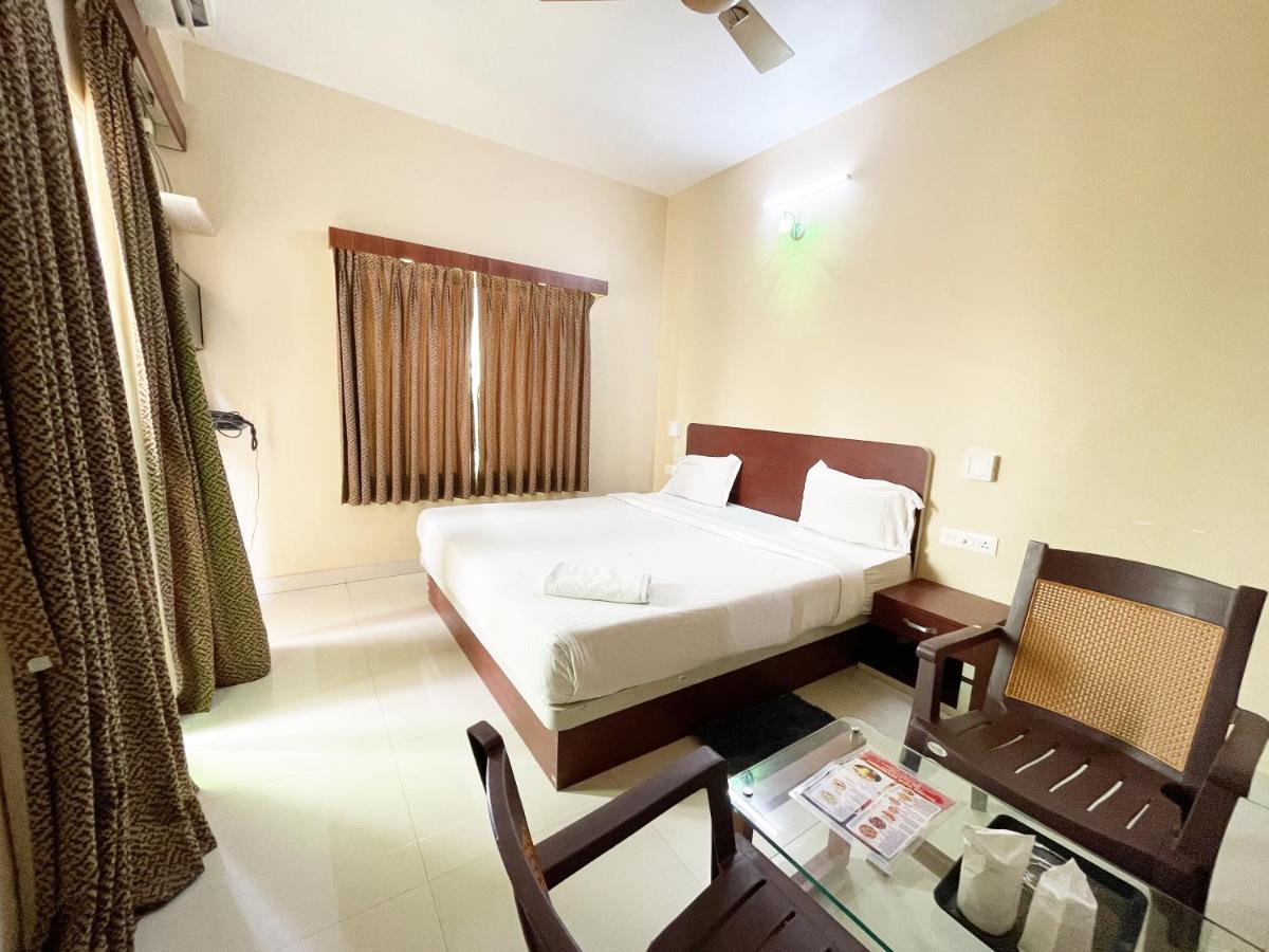 Hotel Golden Wave Puri Exterior photo